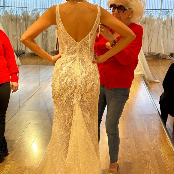 WEDDING DRESS! MILLA NOVA! AMAZING CONDITION - Picture 12 of 13